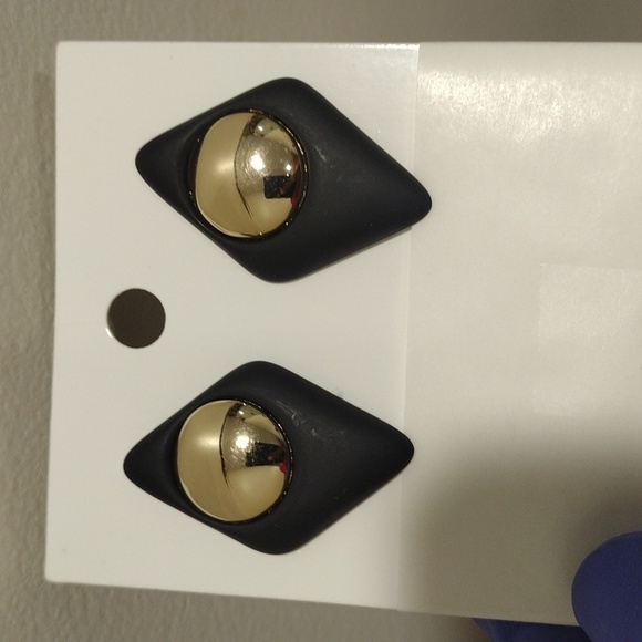 Women's Polished Silver tone Circle on Black Diamond Shape Stud Earrings, 1.4-in - Picture 3 of 5